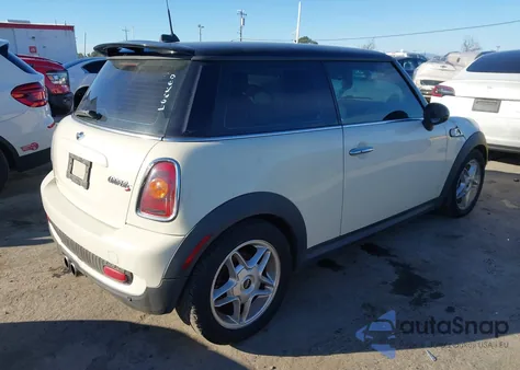 2007 Mini Cooper S из США, поврежденный, VIN WMWMF73507TL88837